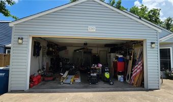 1210 Spring St, Bentonville, AR 72712