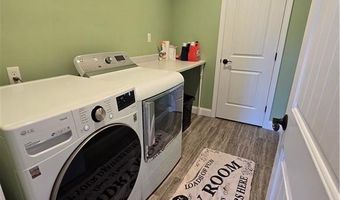 27 Rosedale Ave, Barrington, RI 02806