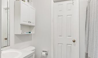 322 Veterans Blvd, Bayville, NJ 08721