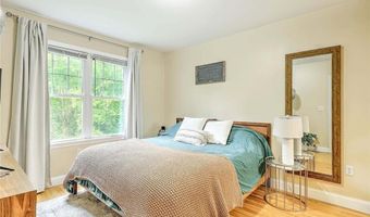 70 Turner St, Warwick, RI 02886