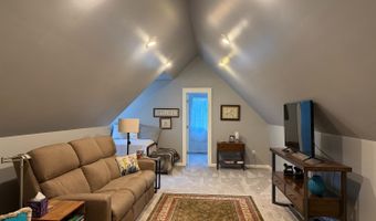 32 Red Maple Ct, Batesville, IN 47006
