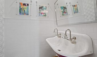 8 Gaylea Dr, Branford, CT 06405