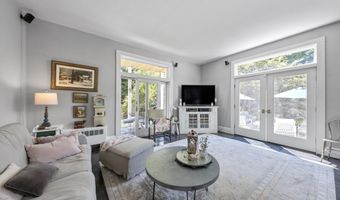 208 High St, Belfast, ME 04915