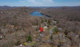 2 Greenview Rd, Brookfield, CT 06804