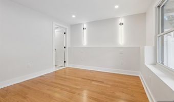 14 Redwood St, Bergenfield, NJ 07621