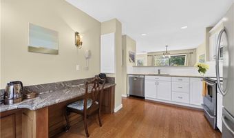 2 Martingale Ln, Narragansett, RI 02882