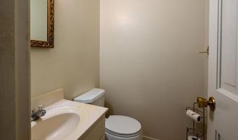 6820 COLBURN Dr, Annandale, VA 22003