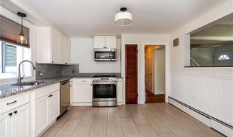 11 Bellevue Dr, Cranston, RI 02920