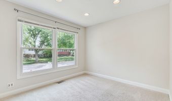 223 W Tanglewood Dr, Arlington Heights, IL 60004