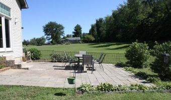106 Flower Dr, Albion, IL 62806