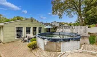 60 Fordham Dr, Aberdeen, NJ 07747