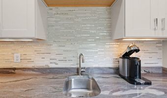 4226 40TH St N, Arlington, VA 22207
