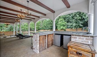 9715 SINGLETON Dr, Bethesda, MD 20817