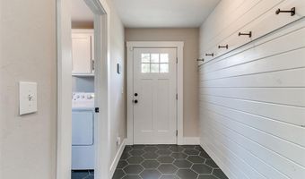 1127 S 19th St, Chickasha, OK 73018