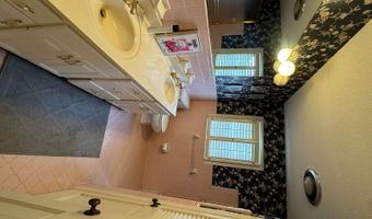 240 Whittle Cir, Ashburn, GA 31714