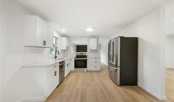 1009 OAK TREE Rd, Akron, OH 44320