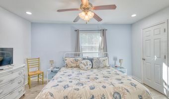 1282 Beach Blvd 118, Biloxi, MS 39530