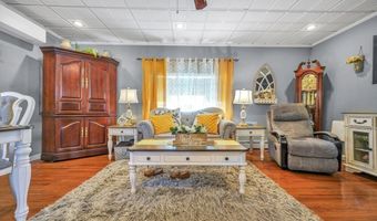 31 Darling St, Acushnet, MA 02743