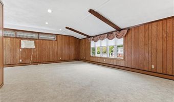 6 Bruce Dr, North Smithfield, RI 02896