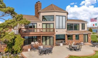 523 Lathrop Ave, Algonac, MI 48001
