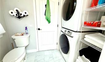 22 Dixon St, Newport, RI 02840