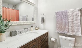 3330 Woodleaf Rd, Charlotte, NC 28205