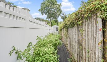 216 Main St, Middletown, NJ 07748