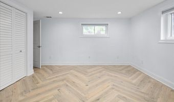 9026 MCNAIR Dr, Alexandria, VA 22309