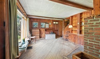 570 McGrath Pond Rd, Belgrade, ME 04917