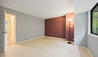 10 Ives Hill Ct 10, Cheshire, CT 06410