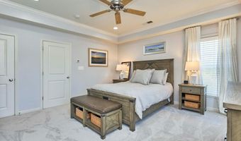 25066 CROXLEY GREEN Sq, Aldie, VA 20105