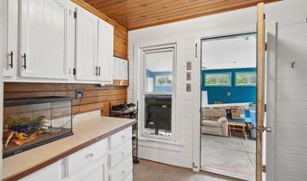 512 N D St, Albia, IA 52531