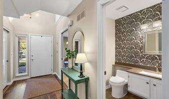 35 Ridgeview Circle Ct, Ballwin, MO 63021