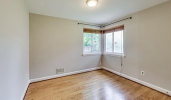 8617 LYNBROOK Dr, Bethesda, MD 20814