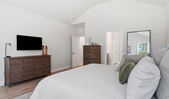 166 Fontana Lake Rd, Aberdeen, NC 28315