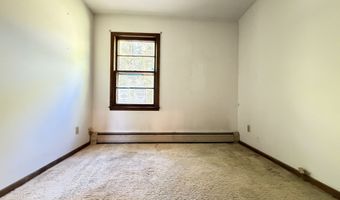 15 Bear Mountain Rd, Danbury, CT 06811