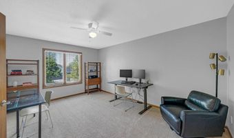 947 11th Ave SE, Altoona, IA 50009