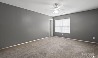 3902 Larkhaven Village Dr, Charlotte, NC 28215
