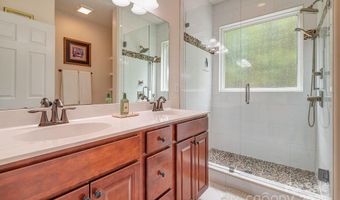11 River Walk Dr, Asheville, NC 28804