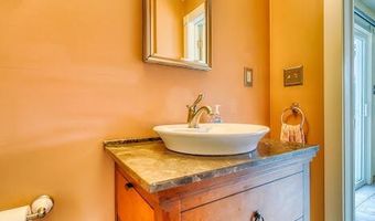 149 Hillside Ave, Harveys Lake, PA 18618