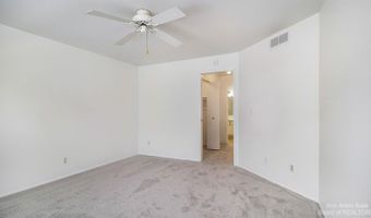 2235 S Huron Pkwy 4, Ann Arbor, MI 48104