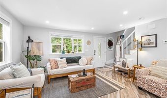 93 Burdickville Rd, Charlestown, RI 02813