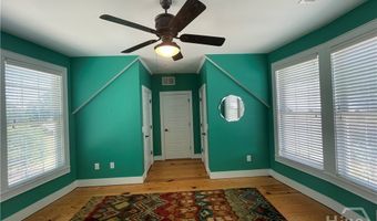 156 Lake Oglethorpe Dr, Arnoldsville, GA 30619