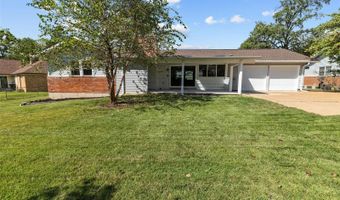 602 Rue Montand Dr, Ballwin, MO 63011