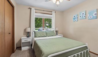 5414 Schubert St, Ames, IA 50014