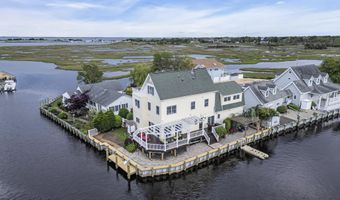 221 Magnolia Dr, Bayville, NJ 08721