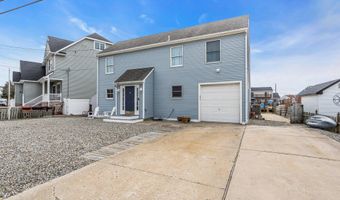 3 Drake Dr, Bayville, NJ 08721