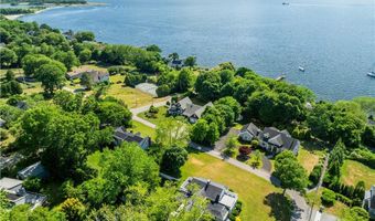 19 Ledge Rd, Bristol, RI 02809