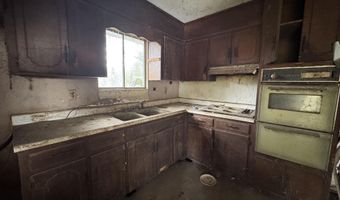 2033 WINCHESTER Dr 2, Anniston, AL 36201