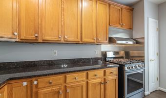 24635 KINGS CANYON Sq, Aldie, VA 20105